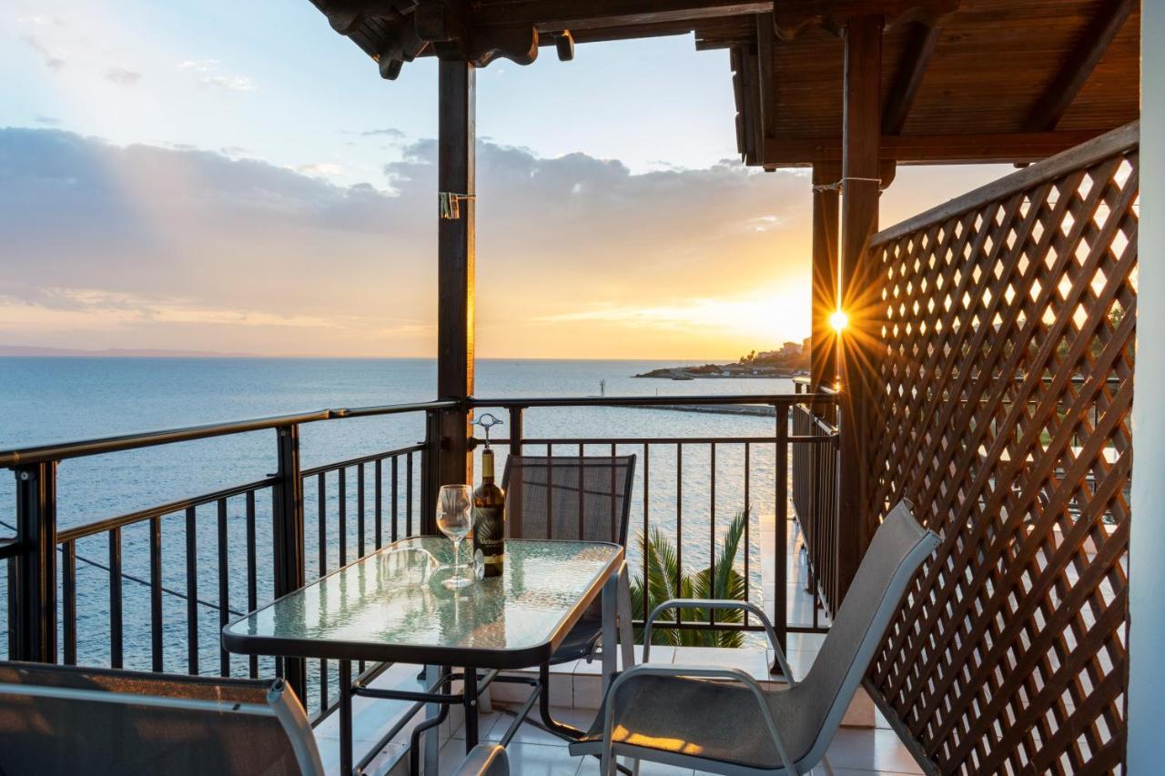 Magda Rooms "Sea View" Neos Marmaras Dış mekan fotoğraf